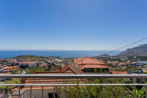 Tranquil Oasis: 3 BR Sea View Villa with Lush Yard